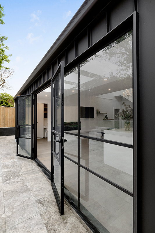 0_Earle_Street_27_Cremorne_(Rear_Portrait_2)